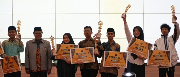 UII Students Claim Overall Champion at Gebyar Brawijaya Qur’ani